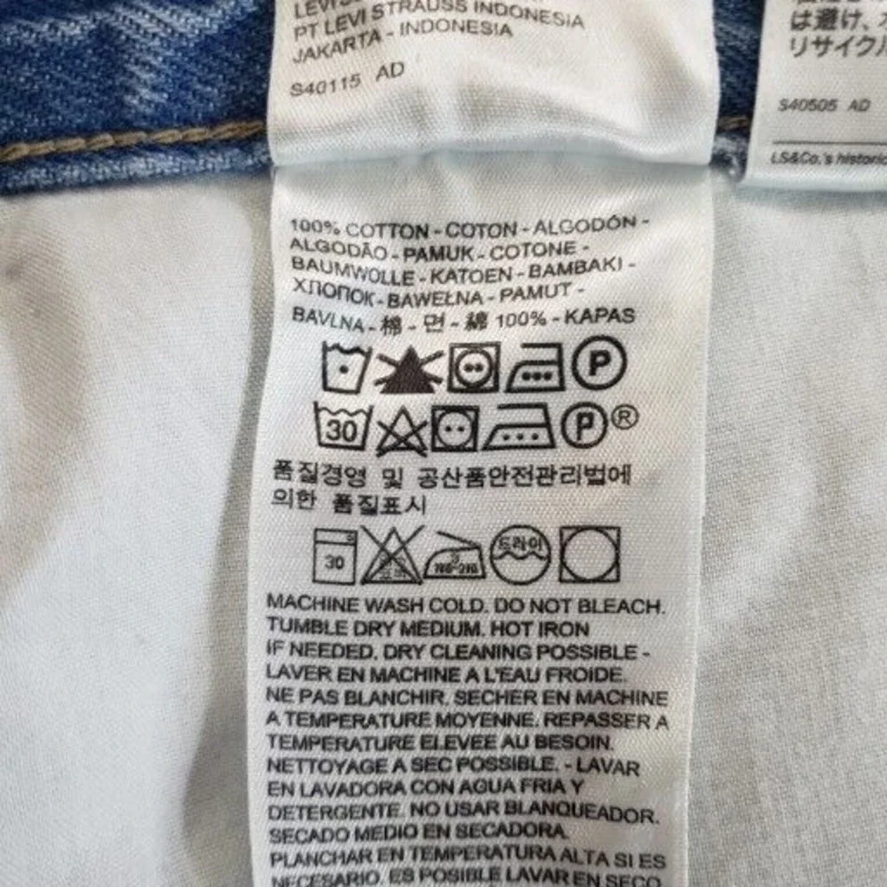 Levi's Sz 29 Silver Tab Denim Shorts Women's High-Waisted Mom Jean's Raw Hem - Picture 7 of 9